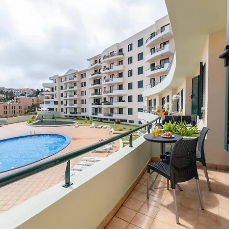 Sarah's By Galmi Apartman *